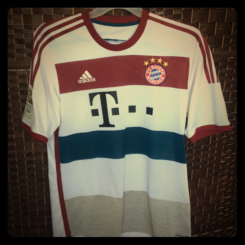 2013-14 #25 Thomas Muller Bayern Away Kit